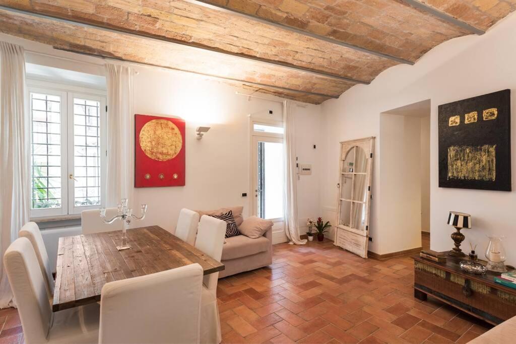 Lovely Colosseum Loft Apartment ローマ エクステリア 写真